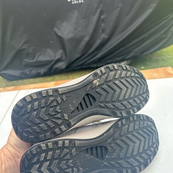 Traq by Alegria Gray Sneakers - Picture 4 of 6